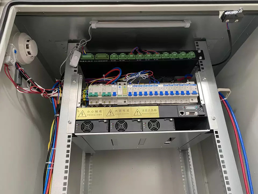 防天電信設備 UPS電池電源配給直線器のための電気屋外キャビネット