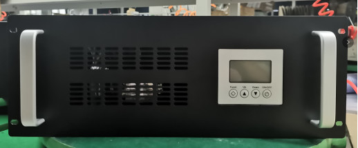 オーダーメイド 19 インチ 4RU ラック 3kW DCからACインバーターモジュールにマウントされた 12V DCから220V AC変換に最適化されたプレミアムパフォーマンス