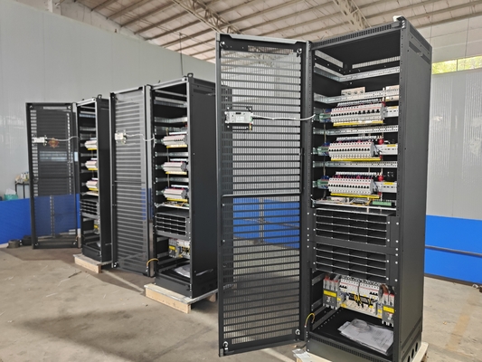 カスタマイズされた48Vdc 2000A 96KW 2*3相208V SPD BD（Flatpack2 48/3000HE付き）