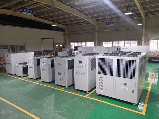 382.3KW 空気冷却スクリューチラー - 3N-380V-50HZ産業冷却システム